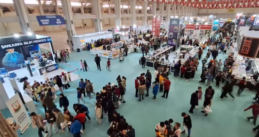 Şanlıurfa Büyükşehir Belediyesi tarafından bu yıl 8'incisi düzenlenen Uluslararası Kitap Fuarı