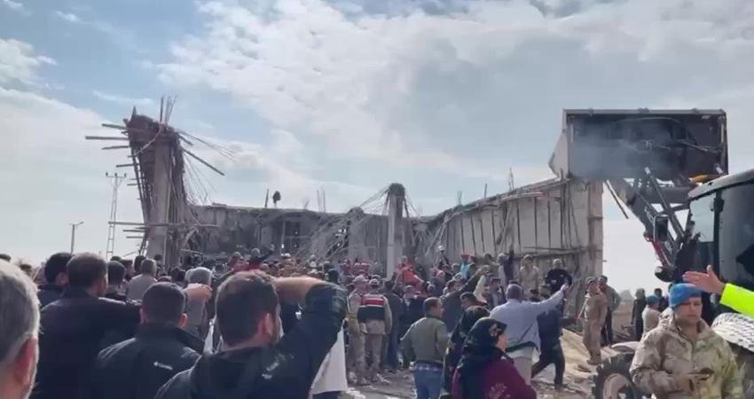 Şanlıurfa Barosu: “Bu olay ilgili kamu kurumlarının denetim görevlerini etkin bir şekilde yerine getirmediğini bir kez daha gösterdi” Şanlıurfa Barosu'ndan, kentte iki çocuk işçinin inşaat çökmesi sonucu yaşamını