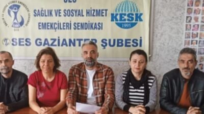 Gaziantep Üniversitesi Hastanesi Ayakta Kemoterapi Bölümü’nde bir hemşireye dün verilen