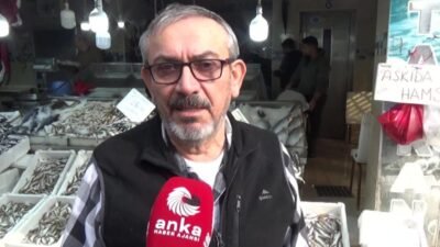 Sinop'ta "Askıda hamsi" dönemi başladı. Balıkçı İbrahim Gündoğdu, "Askıda hamsiyi