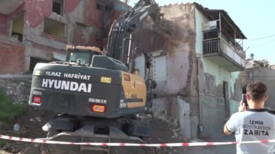 İzmir Büyükşehir Belediyesi’nin tarihi kent merkezi niteliğindeki “Kemeraltı ve Çevresi