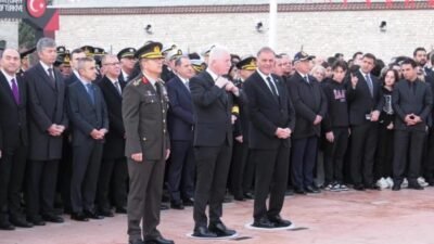 Taksim Cumhuriyet Anıtı’nda 10 Kasım nedeniyle Ulu Önder Mustafa Kemal