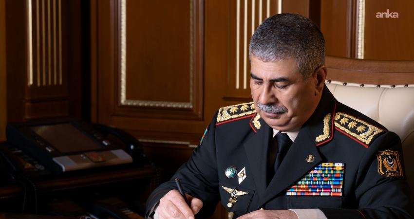 Azerbaycan Savunma Bakanı Orgeneral Zakir Hasanov, TSK'ya ait bir C