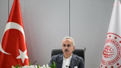 Ulaştırma ve Altyapı Bakanı Abdulkadir Uraloğlu, TSK'ya ait bir C130