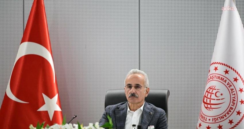 Ulaştırma ve Altyapı Bakanı Abdulkadir Uraloğlu, TSK'ya ait bir C130