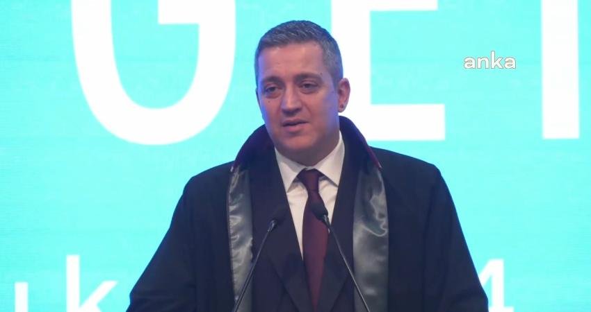 Türkiye Barolar Birliği Başkanı Sağkan: “Tayfun Kahraman hakkındaki AYM kararının yerel mahkeme tarafından uygulanmaması Anayasa’nın açıkça yok sayılmasıdır” Türkiye Barolar Birliği (TBB) Başkanı Erinç Sağkan, İstanbul 13. Ağır