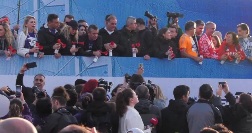 Dünyanın kıtalar arası koşulan tek maratonu Türkiye İş Bankası 47.