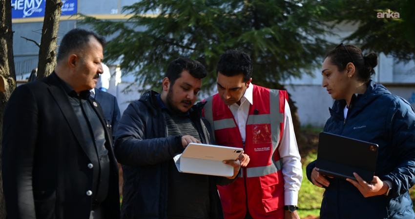 Tuzla Belediyesi, İshakpaşa Parkı’nı yeniliyor Tuzla Belediyesi, Orta Mahalle’de bulunan İshakpaşa Parkı’nı yenileyerek modern ve