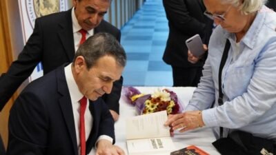 Beylikdüzü Atatürk Kültür ve Sanat Merkezi Emekli Tuğgeneral, Tarihçi ve