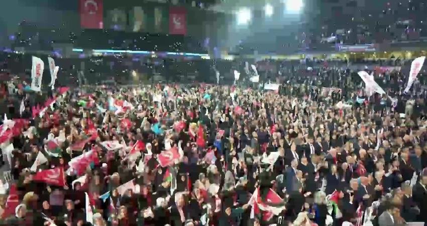 Yeniden Refah Partisi 3. Büyük Kongresi… Genel Başkan Erbakan: “Mevcut tüm mağduriyetleri çözüme kavuşturacağız” Yeniden Refah Partisi Genel Başkanı Fatih Erbakan, "Mağduriyetleri çözme iddiasıyla