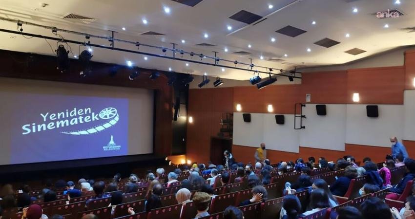 Yeniden Sinematek’ten “Zamanın Belleğinde Paris” seçkisi İzmir Büyükşehir Belediyesi Yeniden Sinematek, aralık ayı boyunca pazar günleri