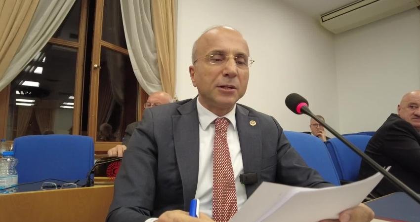 2026 bütçesi Plan ve Bütçe Komisyonu’nda… Aşkın Genç: Kriz büyüdükçe İletişim Başkanlığı bütçesi de büyüyor CHP Kayseri Milletvekili Aşkın Genç, TBMM Plan ve Bütçe Komisyonu'ndaki