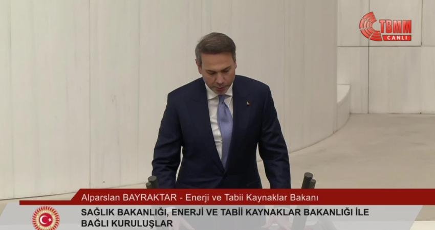 2026 bütçesi TBMM Genel Kurulu’nda… Bakan Bayraktar: Hedefimizde enerjide dışa bağımlılığını bitirmiş, sürdürülebilir madencilikte değer zincirini oluşturmuş güçlü bir Türkiye vardır Enerji ve Tabii Kaynaklar Bakanı Alparslan Bayraktar, TBMM Genel Kurulu'nda
