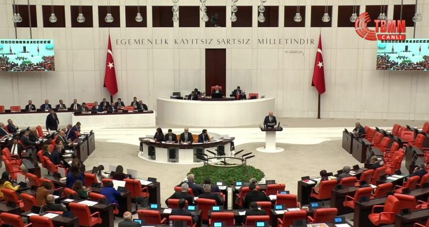 2026 bütçesi TBMM Genel Kurulu’nda… Necmettin Çalışkan: Ülkenin en güvenilir alanında bile bir kız çocuğunu koruyamamışsak acaba kenar mahallelerde, taşradaki hâl nicedir Yeni Yol grubu adına konuşan Hatay Milletvekili Necmettin Çalışkan, TBMM'de