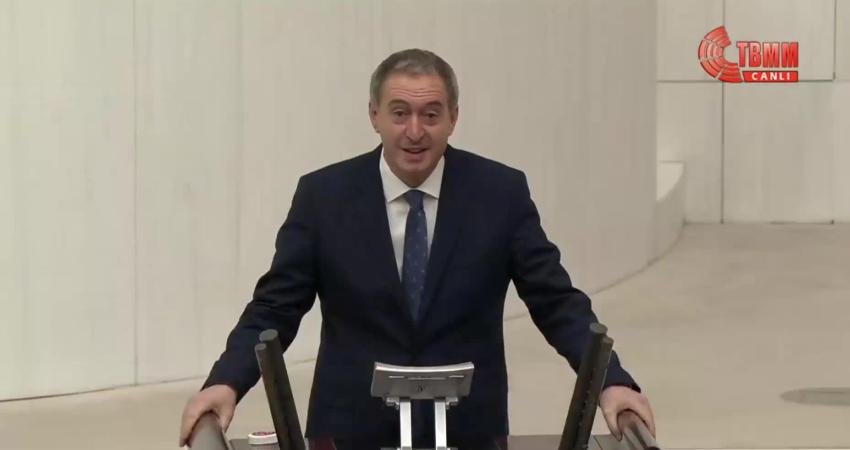 Tuncer Bakırhan: 1920,21, 22’deki Mustafa Kemal tarihin tozlu raflarına gönderilirken 1923 sonrasının Atatürk’ü resmi alıntının baş köşesinde tutuluyor DEM Parti Eş Genel Başkanı Tuncer Bakırhan, "1920, 1921, 1922'deki