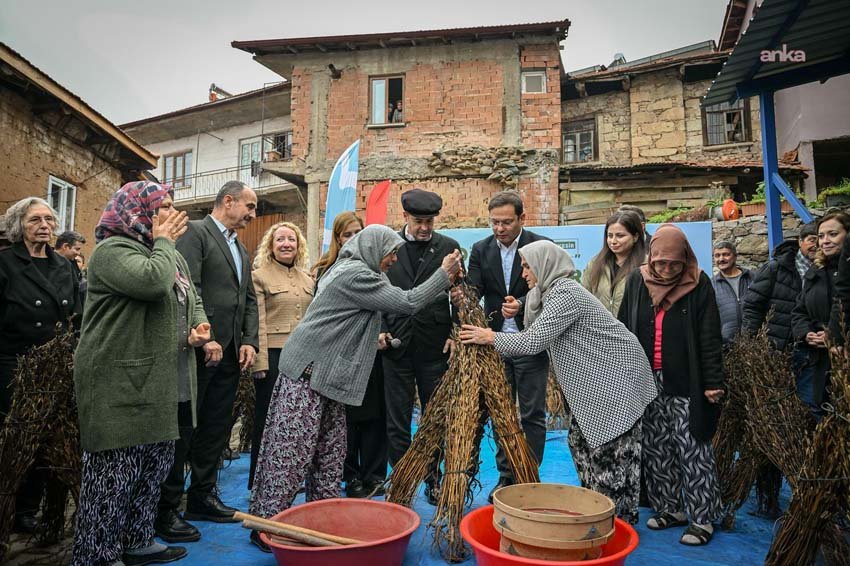 Balıkesir Büyükşehir Belediye Başkanı Ahmet Akın, yerel üreticiyi desteklemek için