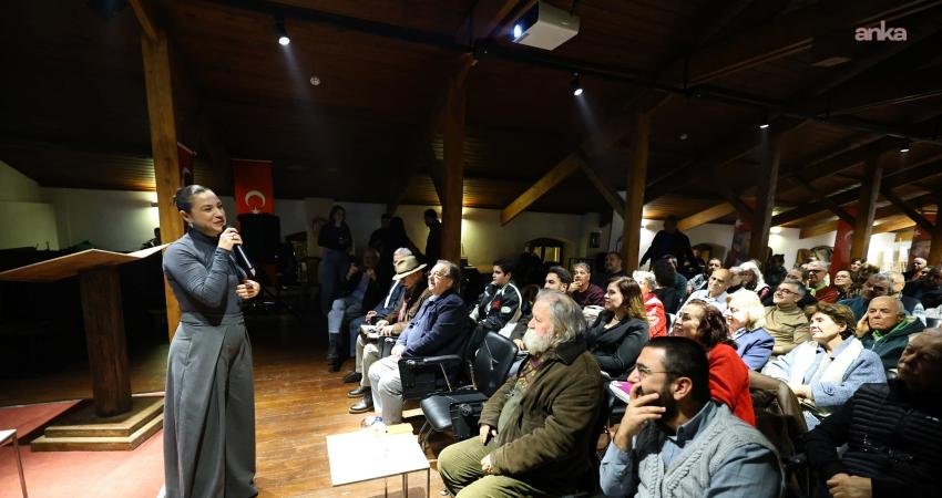 9. İzmir Mizah Festivali ustaları Efes Selçuk’ta buluşturdu Efes Selçuk Belediyesi’nin ev sahipliğinde, 9. İzmir Mizah Festivali, Selçuk