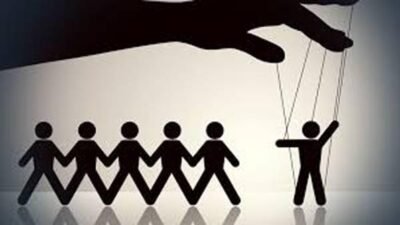 Bir toplumda bireyler, “yurttaş” olmanın gerektirdiği sorgulama sorumluluğunu bırakıp kendilerini