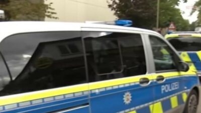 Almanya’nın Lünen kentinde 34 yaşındaki bir erkek, komşusunu sokak ortasında