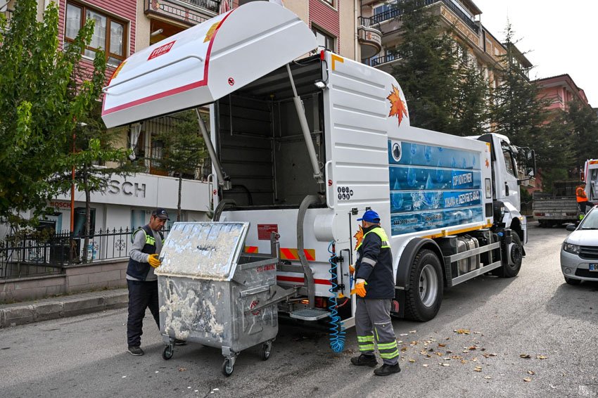 Altındağ’da çöp konteynerleri tertemiz oluyor. Yakın zamanda hizmete giren “Çöp