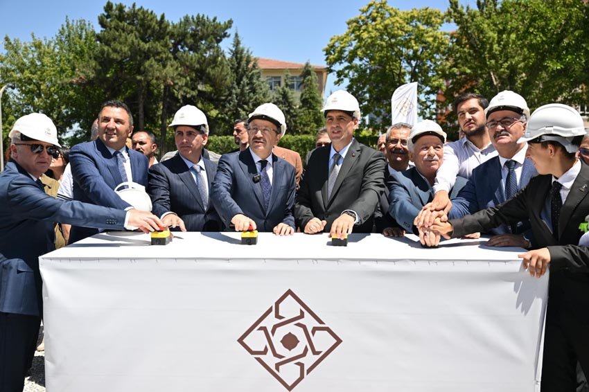 Yıl boyunca birbiri ardına pek çok yatırımın temelleri atılan Altındağ’da