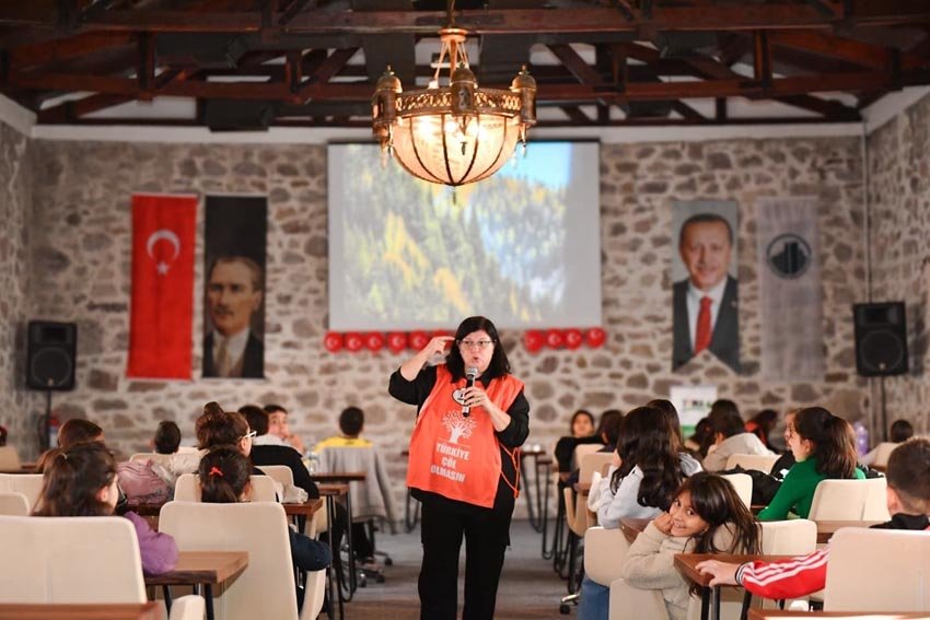 Altındağlı çocuklara orman sevgisi aşılandı. Altındağlı çocuklar, Altındağ Belediyesi ve