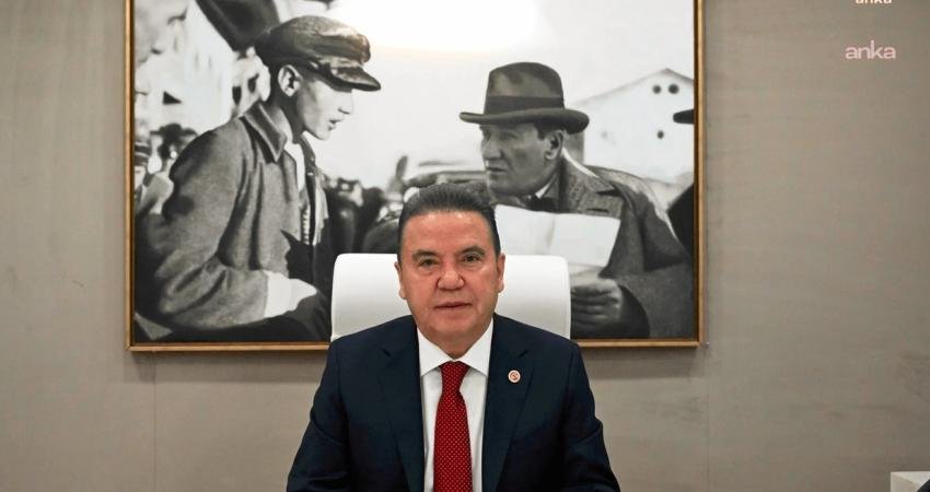 Antalya Barosu'ndan tutuklu Antalya Büyükşehir Belediye Başkanı Muhittin Böcek'in sağlık