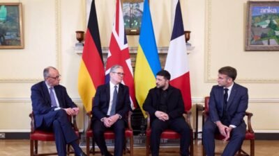 İngiltere Başbakanı Keir Starmer; Fransa Cumhurbaşkanı Emmanuel Macron, Ukrayna Devlet