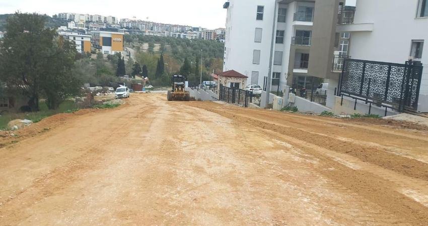 Aydın Büyükşehir Belediyesi, yol yapım ve yenileme çalışmalarını sürdürüyor Aydın Büyükşehir Belediyesi, kent genelinde eş zamanlı olarak sürdürdüğü yol