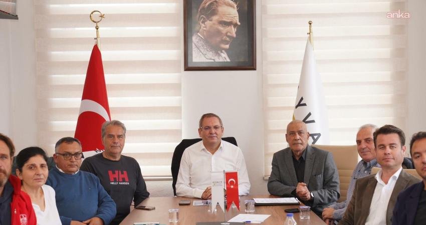 Ayvalık Belediye Başkanı Mesut Ergin, kentte faaliyet gösteren su sporları