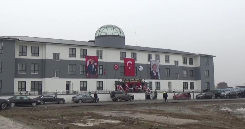 Azer-İshak Yaycılı Bilim ve Sanat Merkezi törenle açıldı İş insanı İshak Yaycılı tarafından Iğdır’ın eğitim ve kültür hayatına