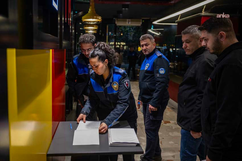 Bornova Belediyesi, yılbaşı öncesinde zabıta ekipleri ve gıda mühendisleriyle ilçe