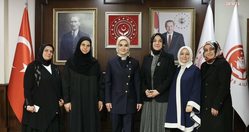 Aile ve Sosyal Hizmetler Bakanı Mahinur Özdemir Göktaş, Koruyucu Aile