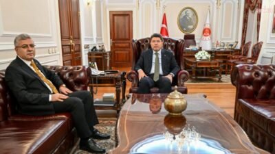Adalet Bakanı Yılmaz Tunç, Yargıtay Cumhuriyet Başsavcısı Muhsin Şentürk'le bakanlıkta bir
