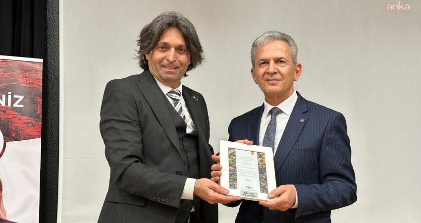 Bakırköy Belediyesi’nin İspirtohane Kültür Merkezi’nde cuma günleri düzenlediği “Bakırköy Muhabbeti”