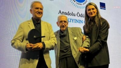 Baksı Kültür Sanat Vakfı'nın düzenlediği Anadolu Ödülleri, törenle sahiplerine verildi. Edebiyat