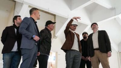 Etimesgut Belediye Başkanı Erdal Beşikçioğlu, ilçe genelindeki saha incelemelerine ara