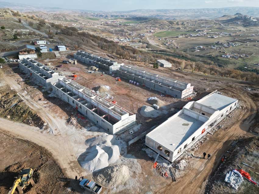 Altındağ Belediyesi tarafından Tatlar Köyü’nde yapımı süren Sokak Hayvanları Yaşam