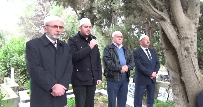 Beşiktaş’taki terör saldırısında yaşamını yitiren Berkay Akbaş mezarı başında anıldı İstanbul’un Beşiktaş ilçesinde 10 Aralık 2016 tarihinde düzenlenen terör saldırısında