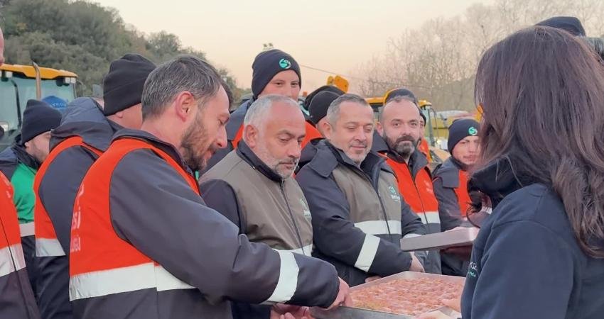 Beykoz Belediyesi, olası kar yağışı öncesinde hazırlıklarını tamamlayarak tüm birimleriyle