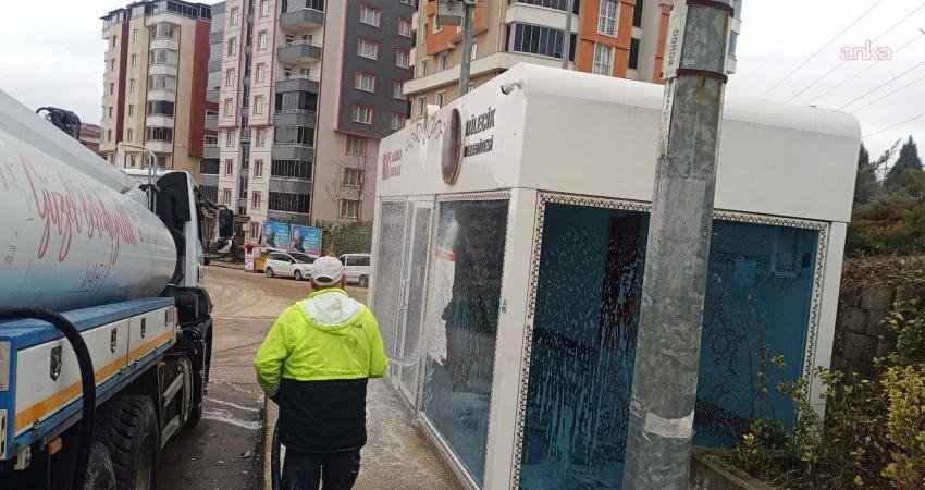 Bilecik Belediyesi’nden duraklarda temizlik ve bakım çalışması Bilecik Belediyesi Temizlik İşleri Müdürlüğü ekipleri, şehir genelindeki bekleme duraklarında kapsamlı