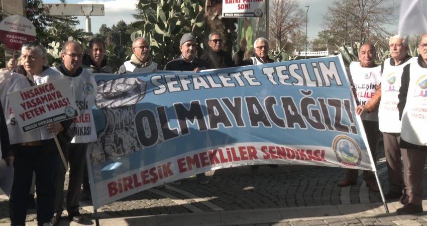 Birleşik Emekliler Sendikası: “Emekliyi açlığa yoksulluğa mahkum eden iktidarın kendisidir” Birleşik Emekliler Sendikası Bornova Şube Başkanı Pakize Namdar, "Emekliyi yoksulluğa