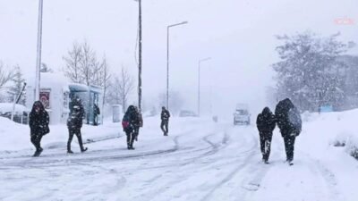Bitlis Valiliği, yoğun kar yağışı ve sabah saatlerinde beklenen buzlanma