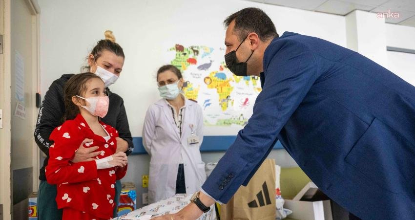 Bornova Belediye Başkanı Ömer Eşki, yılbaşı öncesinde Ege Üniversitesi Hematoloji