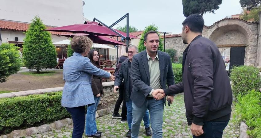 Bornova Belediye Başkanı Ömer Eşki, ÇYDD İzmir Şubesi’ne yeni katılan