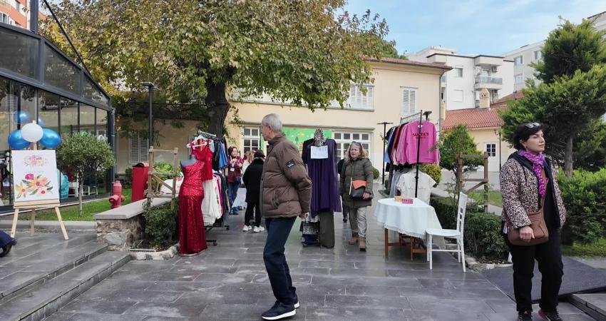 Bornova’da dayanışma ve umut buluşması Bornova Belediye Başkanı Ömer Eşki, ÇYDD İzmir Şubesi’nin Dramalılar Köşkü’nde