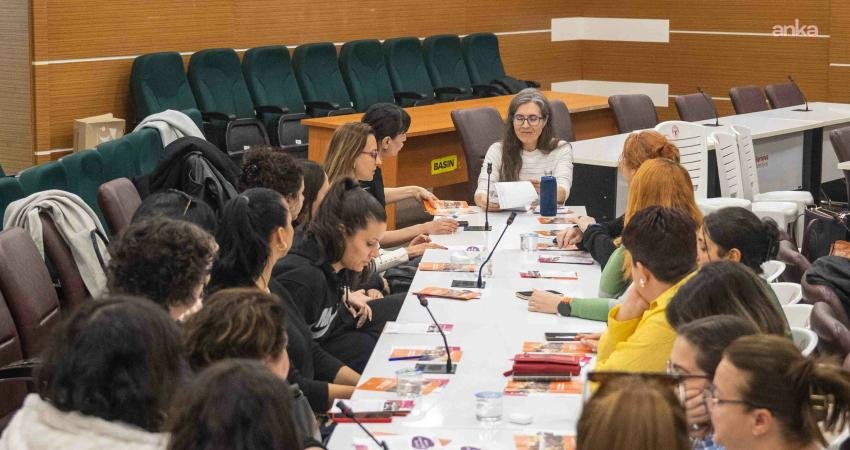 Bornova’da toplumsal cinsiyet eşitliği için kurumsal eğitimler başladı Bornova Belediyesi, Yerel Eşitlik Eylem Planı kapsamında, kadınların hak temelli