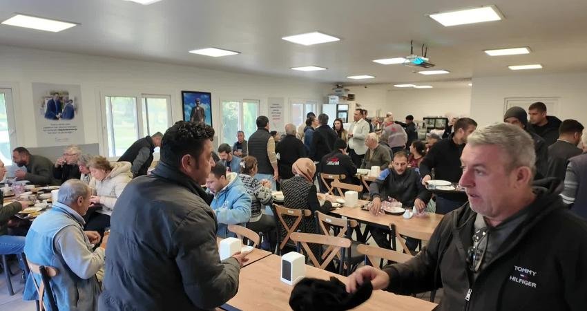 Bornova Belediyesi’nin kent lokantaları, Şehzadeler Belediye Başkanı Gülşah Durbay’ın hayrına