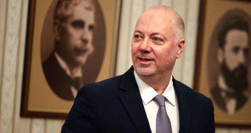 Bulgaristan Başbakanı Jelyazkov, vergi artışları ve yolsuzluğa tepki protestolarının ardından istifa etti Bulgaristan Başbakanı Rosen Jelyazkov, 2026 bütçesinde öngörülen vergi ve sosyal