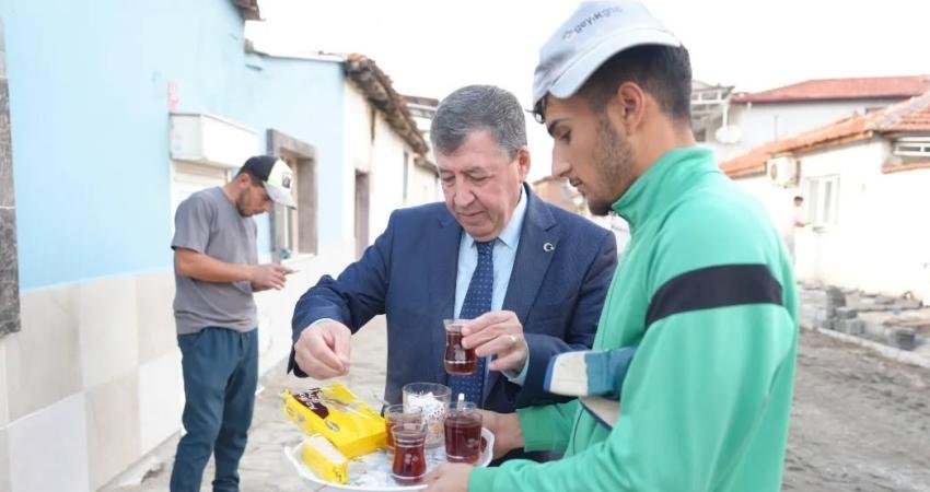 Burhaniye Belediyesi, ilçenin ana arterlerinden 1. ve 2. İnönü Caddelerinde